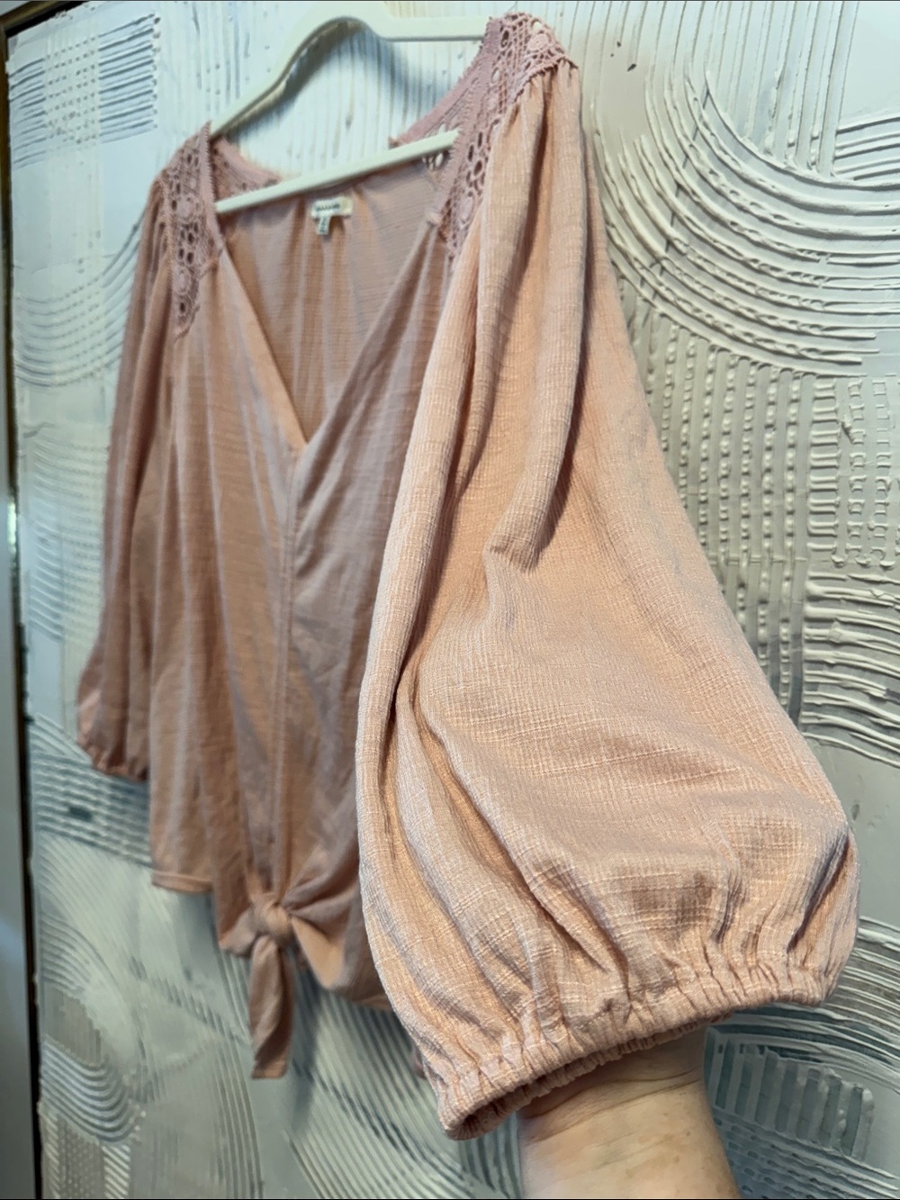 Max Studio Blush Pink Crochet Shoulder Tie-Front Blouse N0584 - Picture 4 of 7
